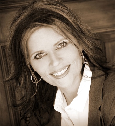 JOLEEN PAIZ