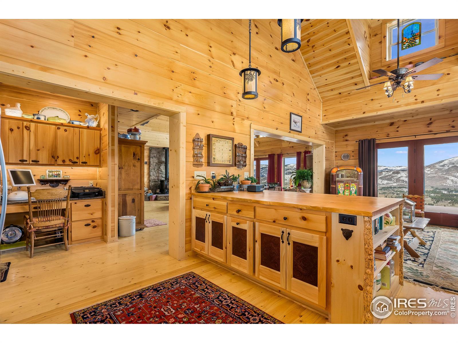 599 Ford Hill, Bellvue, CO