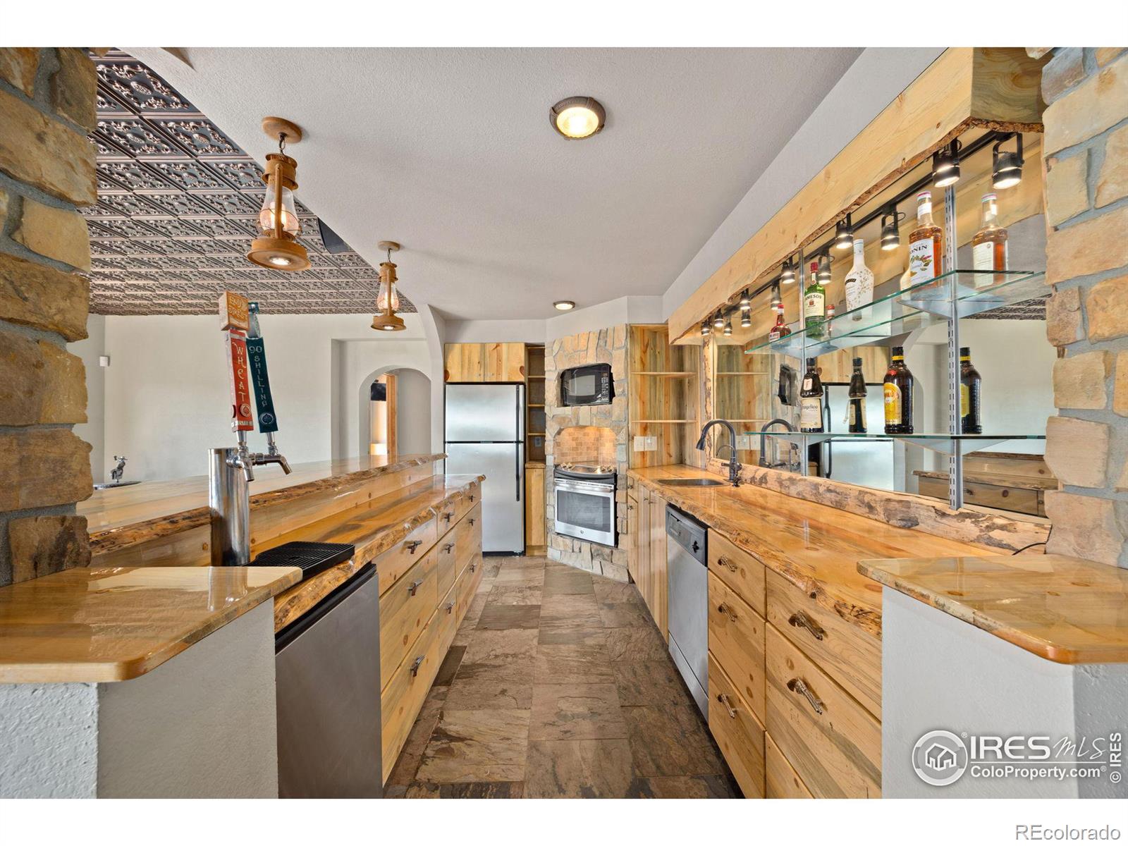 1536 Red Mesa, Bellvue, CO