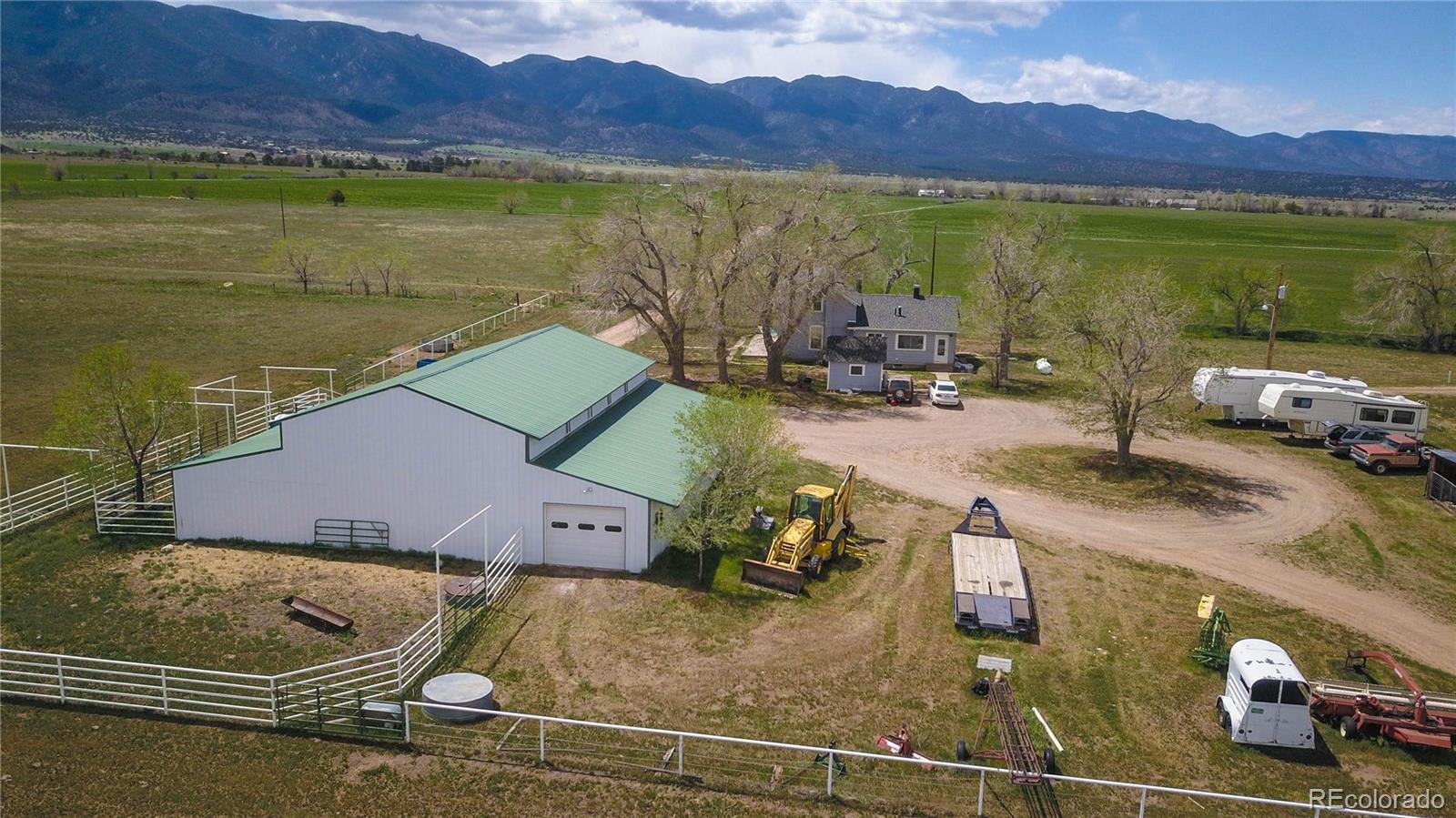 686 County Rd 297, Wetmore, CO